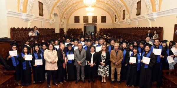 Preside Lilia Cedillo graduación de Maestría en Educación Superior