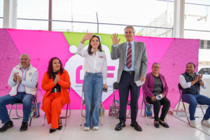 Pepe Chedraui y MariElise entregan juguetes a niños de la Comunidad San Ramón