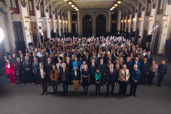 Gobernador Armenta se reúne con la presidenta Claudia Sheinbaum