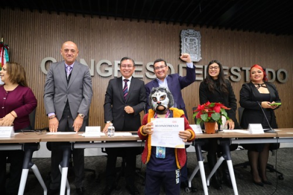 Congreso reconoce a 63 Atletas y Entrenadores