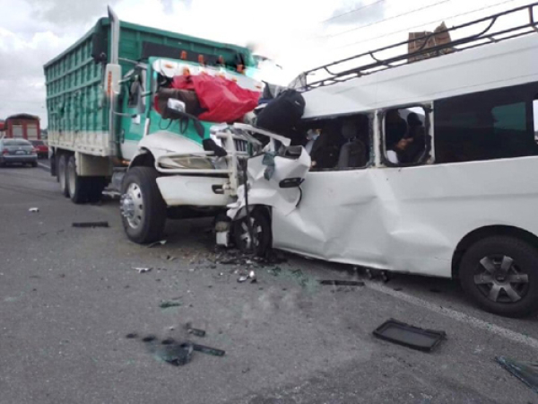 Fallecen 9 personas tras el accidente cerca de San Luis Atexcac