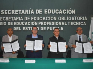 Estrechan lazos Conalep y UTTehuacán