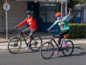 Celebran el Amor y la Amistad en V&iacute;a Recreativa