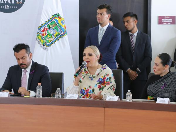 Presentan agenda conmemorativa del 8M