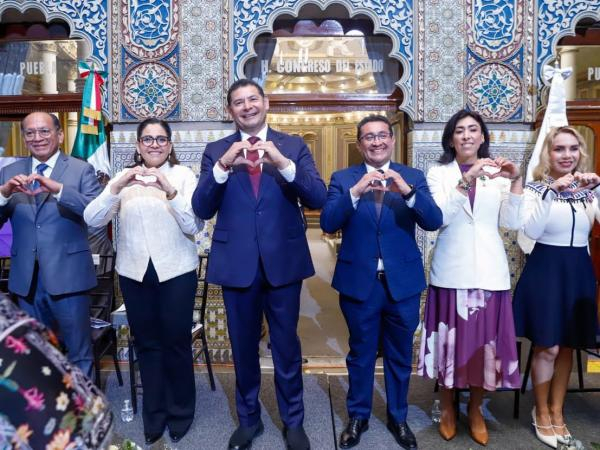 Gobierno Estatal y Congreso inauguran Salón Elena Garro