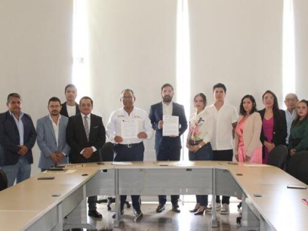 Firman CEASPUE y Agencia de Energía convenio