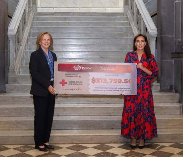 Ayuntamiento de Puebla entrega donativo a Cruz Roja